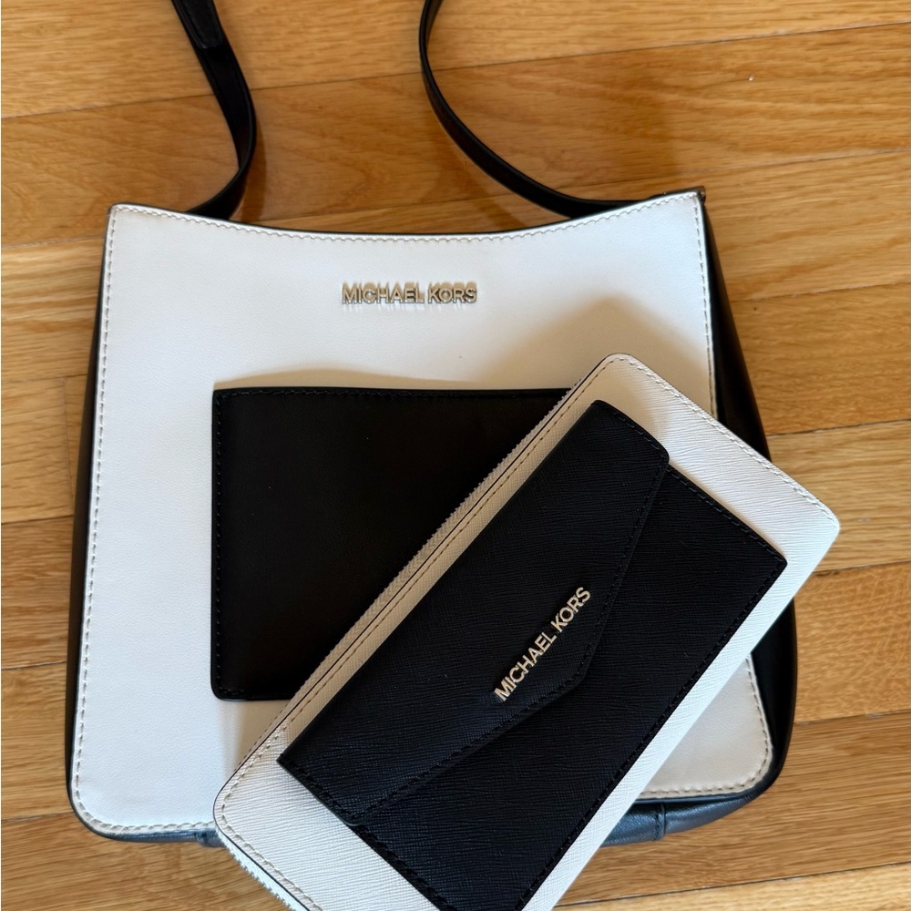Michael Kors Black and White Handbag and Wallet Set